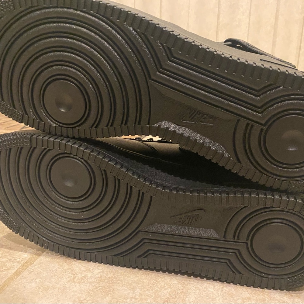 ***SOLD!*** Supreme®/Nike® Air Force 1 Mid ‘Black’ - Picture 7 of 12